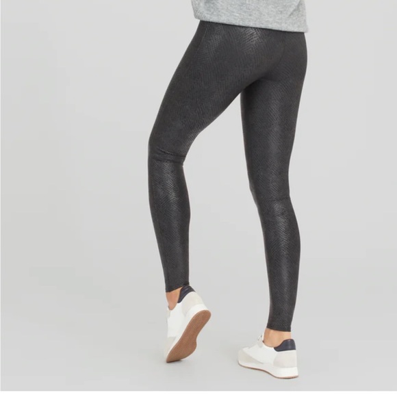 SPANX Pants - Spanx Faux Leather Matte Snakeskin Leggings